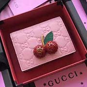 GUCCI古奇 不管是用料 做工 logo 钢印 编码 走线 每一个细节都将古奇的精彩内涵表现得淋漓尽致 质量保证 售后无担忧 原厂材料!实物拍摄 质量如图可见 型号:476050尺寸:11*8*3