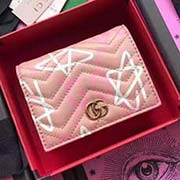 GUCCI古奇 不管是用料 做工 logo 钢印 编码 走线 每一个细节都将古奇的精彩内涵表现得淋漓尽致 质量保证 售后无担忧 原厂材料!实物拍摄 质量如图可见 型号:466492尺寸:11*9*3