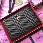 GUCCI古奇 不管是用料 做工 logo 钢印 编码 走线 每一个细节都将古奇的精彩内涵表现得淋漓尽致 质量保证 售后无担忧 原厂材料!实物拍摄 质量如图可见 型号:476440尺寸:30*20