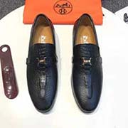 爱玛仕男士皮鞋官网原版1:1开模 品质 鞋面采用进口意大利小牛印花皮面皮 透气牛里 做工精细 高等大气。有时尚典范造型。橡胶耐磨防滑大底。码数：38-44