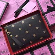 GUCCI古奇 不管是用料 做工 logo 钢印 编码 走线 每一个细节都将古奇的精彩内涵表现得淋漓尽致 质量保证 售后无担忧 原厂材料!实物拍摄 质量如图可见 型号:495066尺寸:30*20