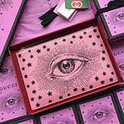 GUCCI古奇 不管是用料 做工 logo 钢印 编码 走线 每一个细节都将古奇的精彩内涵表现得淋漓尽致 质量保证 售后无担忧 原厂材料!实物拍摄 质量如图可见 型号:516928尺寸:30*20