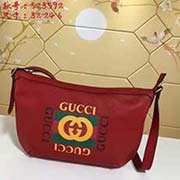 小号 gucci古奇 GUCCI2018流行圆底包独特的设计风格 并将街头元素与之结合以带有纹路的柔软皮革制作 包身饰有G标识 这是一种从80年代复古印花取材的复古图案可调节皮革背带 型号：52359