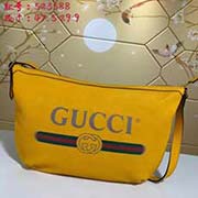 大号 gucci古驰 GUCCI2018流行圆底包独特的设计风格 并将街头元素与之结合以带有纹路的柔软皮革制作 包身饰有G标识 这是一种从80年代复古印花取材的复古图案可调节皮革背带 型号：52358