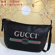 大号 gucci古奇 GUCCI2018流行圆底包独特的设计风格 并将街头元素与之结合以带有纹路的柔软皮革制作 包身饰有G标识 这是一种从80年代复古印花取材的复古图案可调节皮革背带 型号:52358