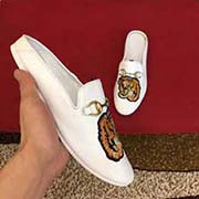 羊里古奇系列产品 众多明星至爱 采用高等进头层牛皮 羊里 简约大气而不失雅致 精良诠释鞋履新灵感 经典与时尚融为一体 奢华迷梦 驾凌时尚高等品质 值得信赖 38-45码