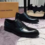 牛里Louis Vuitton路易威登/LV高等 2018春款专柜同步发售 鞋面意大利进口头层牛皮 全进口牛皮内里 完全一比一复刻 鞋底：原厂特供原版底 獨家活动成型底超级舒适 原厂跟单货 高品质 可