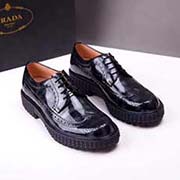 獨家纯手工定制高等货 PRADA 普拉达欧洲专柜私人订制款 真正 高等品质 鞋面采用原厂进口高等漆皮 头层牛皮全包内里 进口抗压头层羊皮鞋垫 专柜特供个性新潮新型TPR立体鞋底 鞋底具有抗磨抗折防滑