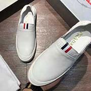  PRADA2018普拉达男士新款上市 源单品质 鞋面采用进口头层牛皮 透气真皮内里 精良造型高等品质 原版橡胶耐磨大底 鞋型饱满 立体感十足 超级百搭 高等不失品味 时尚 新颖标准码数：38-44