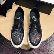 Gucci古奇 男士新小白鞋系列休闲便鞋！官网1：1打造。鞋面采用进口优质牛皮搭配布料 内里采用优质水纹羊里柔软舒适。挑剔的选料精致的做工给您好的享受。码数：38-44码。