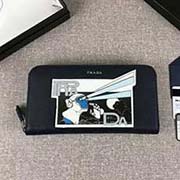 2018新漫画印象系列PRADA男士单拉链钱包 专柜新款式 官网同步 2ML317 深蓝漫画印象 意大利高等原单十字纹牛皮质感极好 融入漫画元素的设计