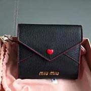 MIUMIU 新品 5MH014专柜新LOVE爱心系列钱包 三折信封短款钱夹多层卡位 百元大钞无须折叠可直放 背面拉链设计 设计实用又时尚里外进口牛皮山羊纹 内压198A size 11 2 9.5