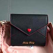 MIUMIU 新品 5MH014专柜最新LOVE爱心系列钱包 三折信封短款钱夹多层卡位 百元大钞无须折叠可直放 背面拉链设计 设计实用又时尚里外进口牛皮山羊纹 内压198A size 11 2 9.5