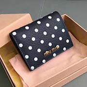 MIUMIU 5MV204口袋小钱包pocket wallet 专柜新款小钱夹今年fashion的印花设计 里外都是进口高等牛皮山羊纹 内压197A 百元钞银行卡硬币零钱通通可以收入其中 size