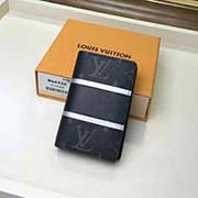 M64435 此钱夹融汇品牌传统元素 Mo花纹 与充满现代感的精致细节 两道反射性条纹与一道黑色条纹 菱纹镶边 口袋缝线以及彩色Rainbow饰件 兼具时尚与动感风格 小巧的实用设计 可轻松收入口袋或