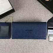 PRADA新款女士翻盖钱夹 专柜新同色标志 经典之作 配链条和两个信用卡插袋的可拆卸证章夹 官网同步 1MH132 宝蓝同色标志 意大利高等原单十字纹牛皮质感极好 长18.7cm高9.5cm