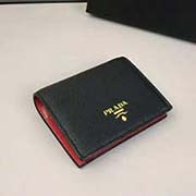 1MV204散字五金 PRADA卡包 官网同步 代工号62E内码 意大利高等鹿纹牛皮质感极好进口螺纹内里 长11.5高9宽3cm全开19cm. 鹿纹黑配大红