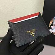 1MC208散字五金 PRADA卡包 官网同步 代工号107C内码 意大利高等鹿纹牛皮质感极好进口螺纹内里 鹿纹黑配大红