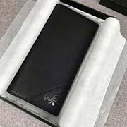PRADA男士西装夹 专柜新款式 官网同步 2MV836 黑色角头字唛 意大利高等原单十字纹牛皮质感极好 长9.5cm高19cm