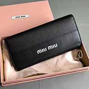 MIUMIU 5MH109 里外都是原版高等进口玛德拉斯山羊皮 正面白色丝印logo烫字 两折内里有小卡带
