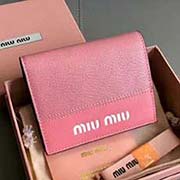 MIUMIU pocket wallet 专柜新款钱夹 5MV204 进口高端马德拉斯山羊皮搭配小牛皮 正面丝印logo烫字 内里miu标识烫字 百元钞银行卡硬币零钱通通可以收入其中 8 11cm