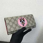 506276粉狗 古奇新款狗头刺绣纤薄二折款 装饰红色真皮滚边配以狗头贴花刺绣 拉链封口 采用高等意大利牛皮 私订五金 19x10.5x3cm 杏PVC大红皮