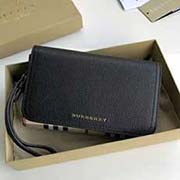 Burberry 柏宝利 原单出品 可拆卸手带 小手包钱包两用 细腻柔软的进口小牛皮搭配马仔格子面料 40599381黑色 18cmx11.5cmx5cmx