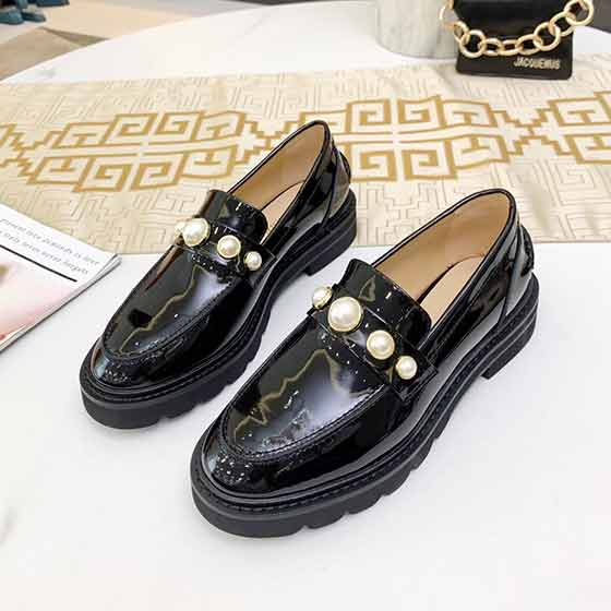 Stuart Weitzman新秀气珍珠饰