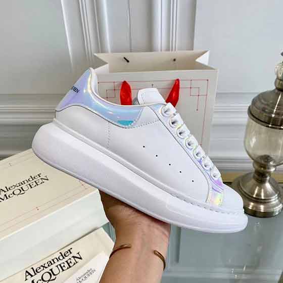 AlexanderMcQUEEN品牌女鞋有哪些牌子新色小白鞋