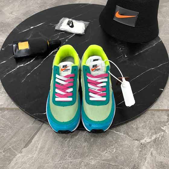 Sacai x Nike LVD Waffle Daybreak 联名走秀款解构高等跑鞋