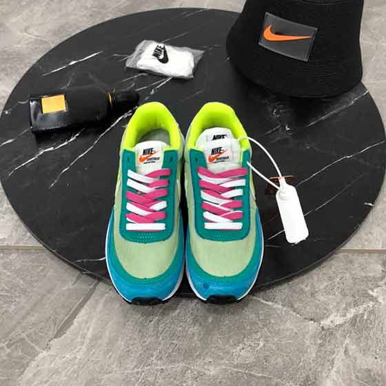 Sacai x Nike LVD Waffle Daybreak 联名走秀款解构