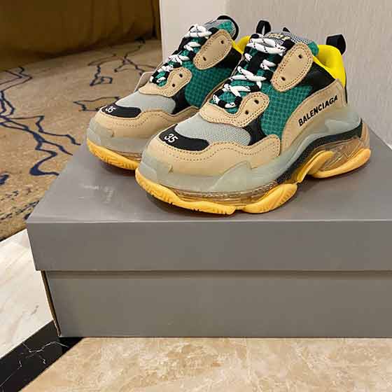 Balenciaga全球火爆的复古慢跑鞋。巴黎世家老爹鞋。