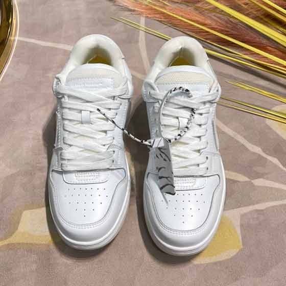 Off-white品牌运动休闲女鞋，80年代网球鞋为灵感而设