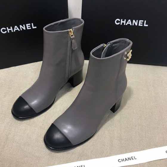 小香秋季真皮大品牌中筒女靴 双C