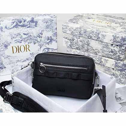 Dior Homme老花相机包，提升你独特品味的秘密武