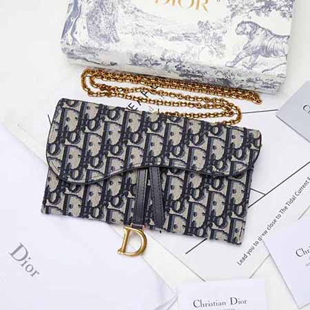 Dior马鞍包系列之斜挎包：时尚与实