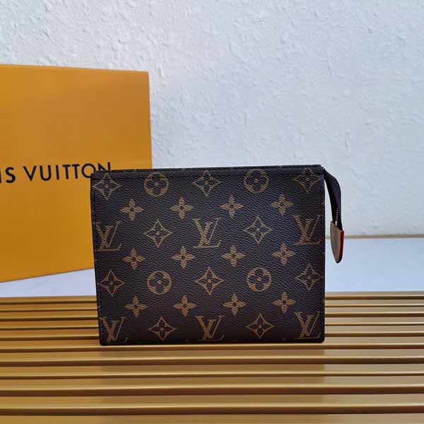 LV Monogram帆布化妆盒盥洗袋，取放便捷，轻松放入手袋！