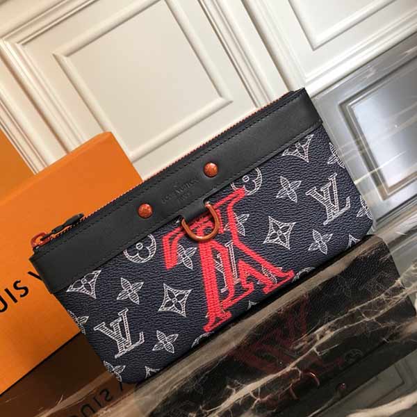 小号LV Upside Down Pochette Apollo手袋M62898