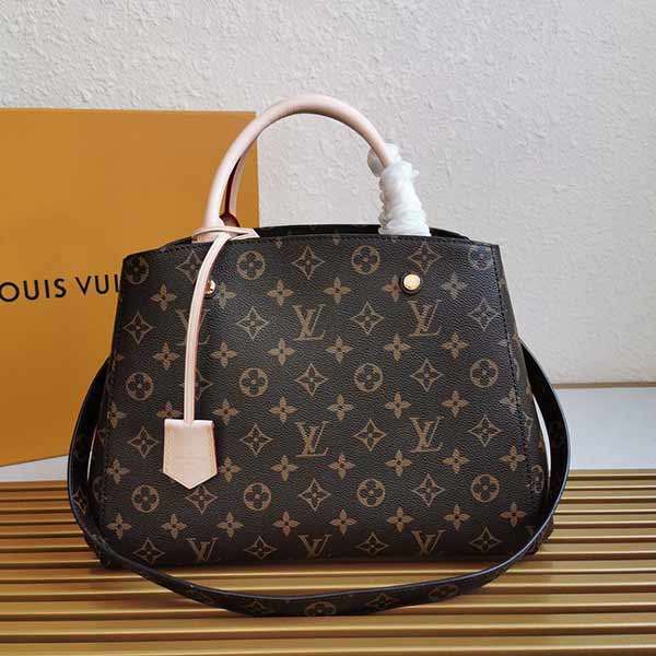 LV MONTAIGNE商务出行中号手袋M41056，时尚与实用兼得