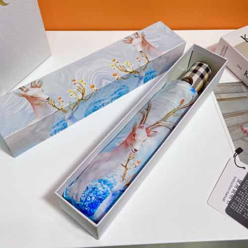 巴宝莉每年从国际各地海选出来的艺术作品