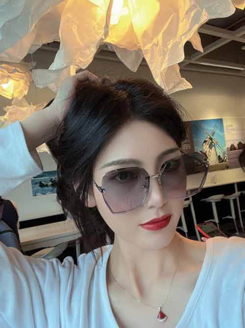 香奈超轻镜框推存，新款女士开车大框多边形太阳镜