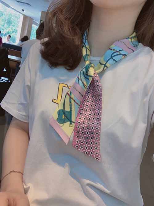 桃花江国际服装城爱马仕专柜多功能小丝带