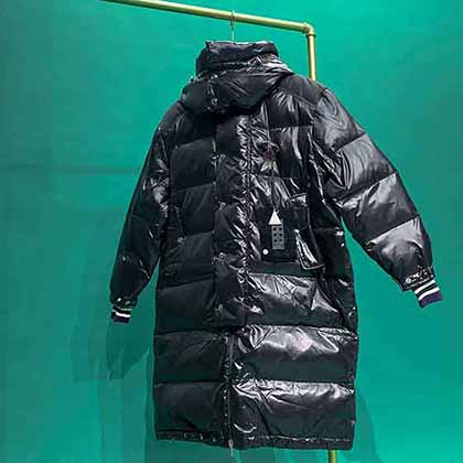 Moncler＆PlamAngels联名款超大超长羽绒服