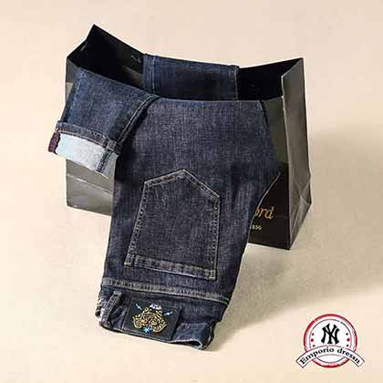 奢侈品网欧洲定制版春季新款牛仔裤。