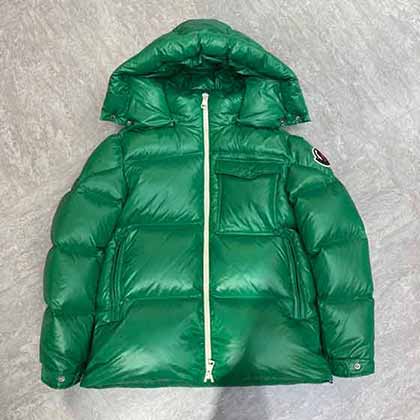 Moncler代买版羽绒服，既要实用又要有颜值！