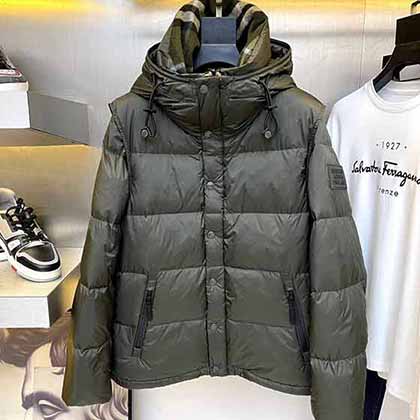 BBR巴宝莉冬季新款男士连帽可拆卸羽绒服！