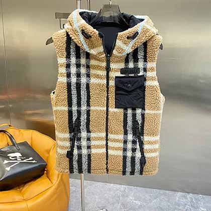 巴宝莉羽绒服马甲男短款外穿潮时尚大品牌冬季马夹外套坎肩