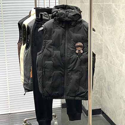 FNI 芬迪羽绒服马甲男冬季连帽马夹欧洲大品牌背心坎