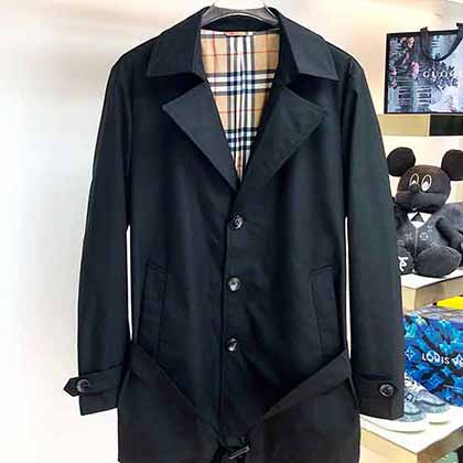 八宝丽（BURBRY）高等定制款式包括经典飞行夹克