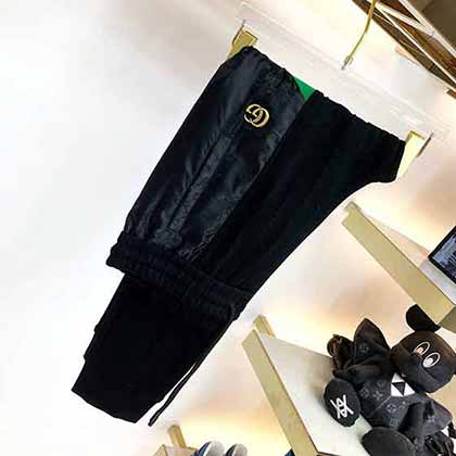 国际大品牌品牌男士高等水洗磨白合体直筒牛仔裤名品
